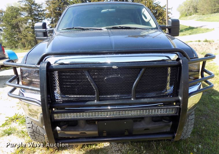 image for item DG2594 2004 Ford Excursion XLT  SUV