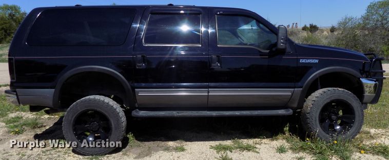 image for item DG2594 2004 Ford Excursion XLT  SUV