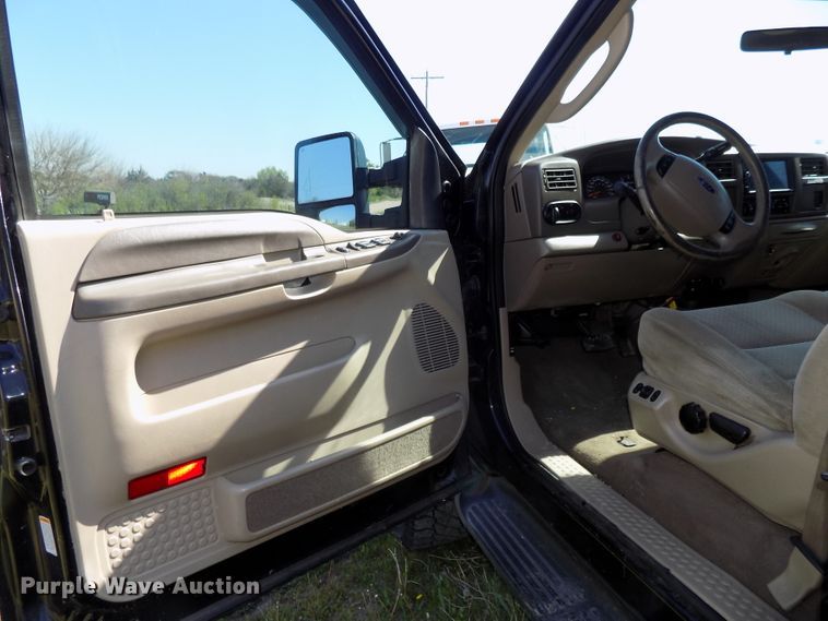 image for item DG2594 2004 Ford Excursion XLT  SUV