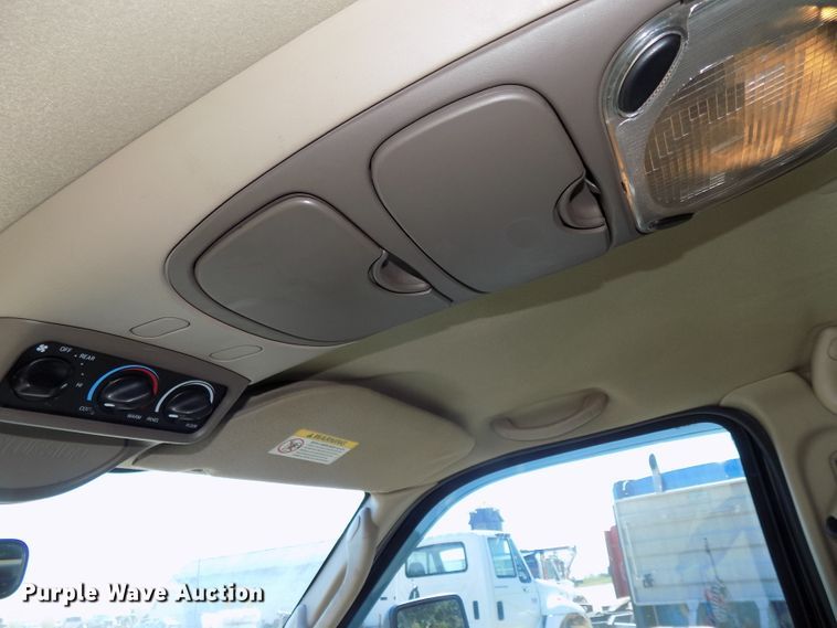 image for item DG2594 2004 Ford Excursion XLT  SUV