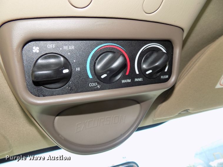 image for item DG2594 2004 Ford Excursion XLT  SUV