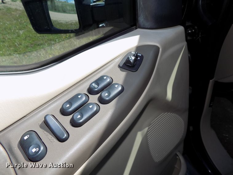 image for item DG2594 2004 Ford Excursion XLT  SUV