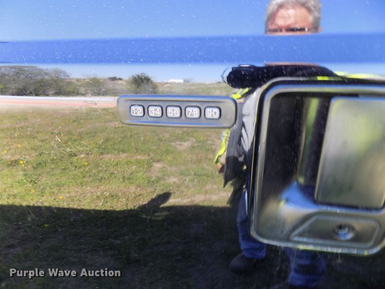 image for item DG2594 2004 Ford Excursion XLT  SUV