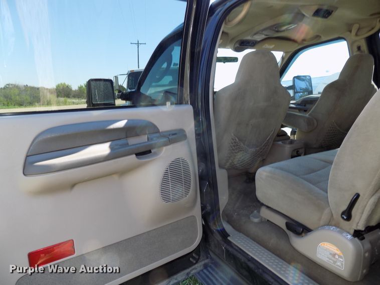 image for item DG2594 2004 Ford Excursion XLT  SUV