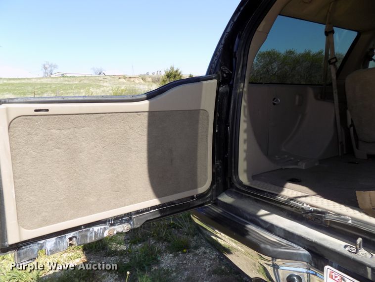 image for item DG2594 2004 Ford Excursion XLT  SUV