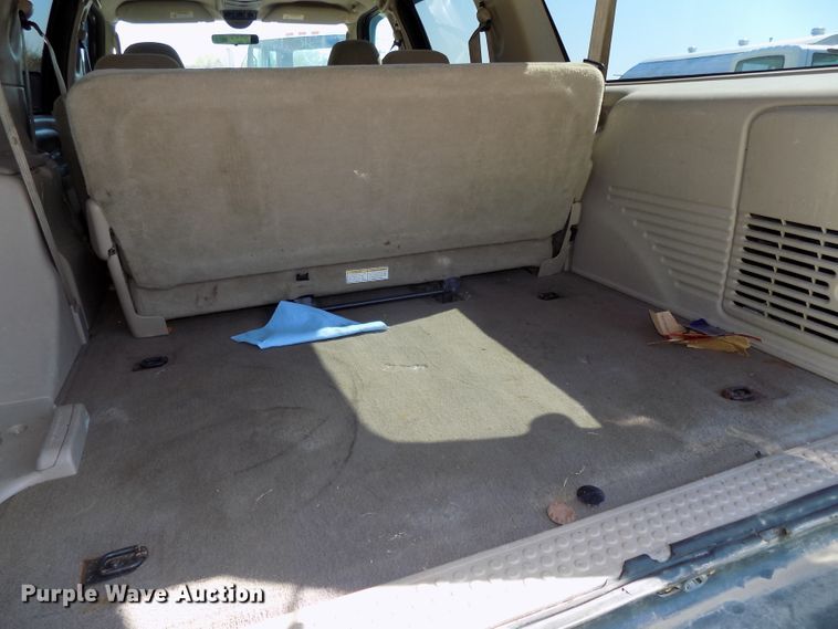 image for item DG2594 2004 Ford Excursion XLT  SUV