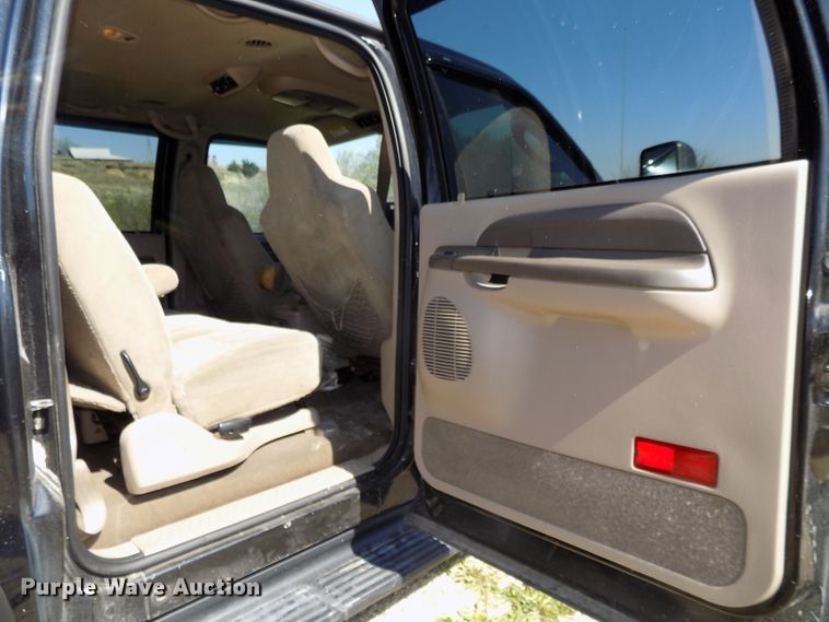 image for item DG2594 2004 Ford Excursion XLT  SUV