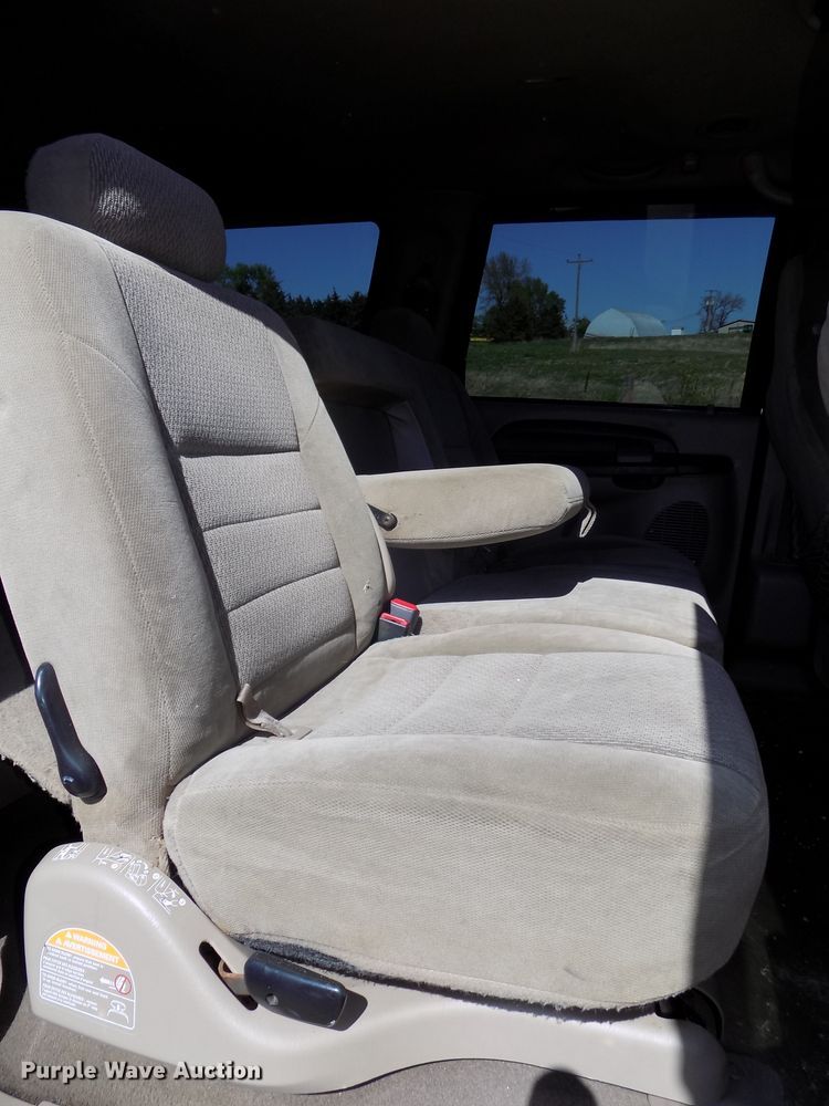 image for item DG2594 2004 Ford Excursion XLT  SUV