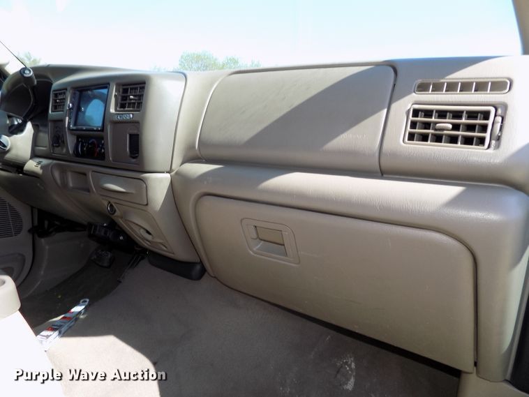 image for item DG2594 2004 Ford Excursion XLT  SUV