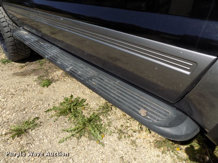 image for item DG2594 2004 Ford Excursion XLT  SUV