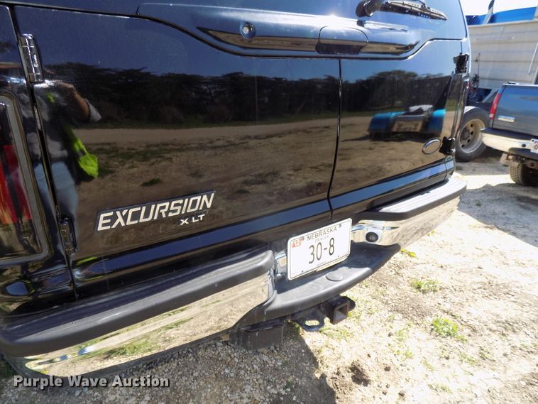 image for item DG2594 2004 Ford Excursion XLT  SUV