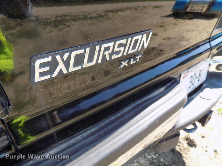 image for item DG2594 2004 Ford Excursion XLT  SUV