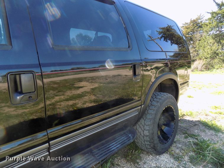 image for item DG2594 2004 Ford Excursion XLT  SUV