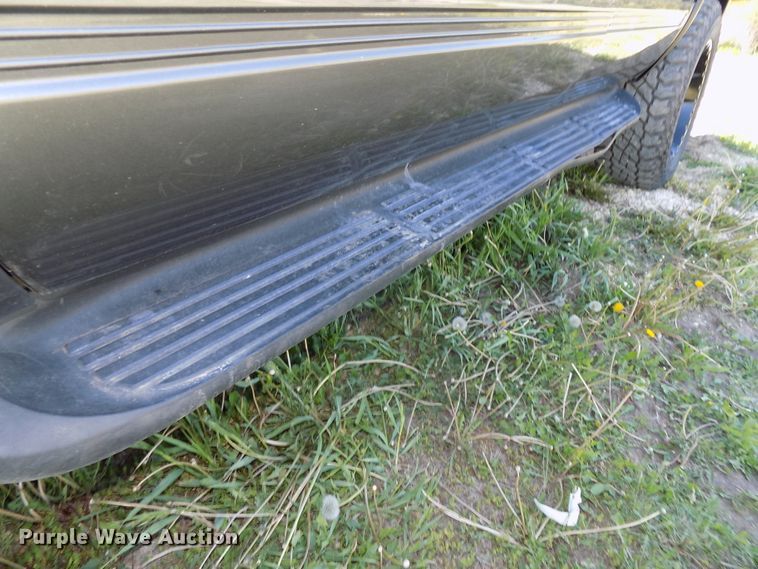 image for item DG2594 2004 Ford Excursion XLT  SUV