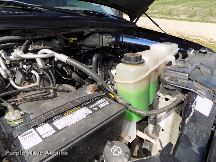 image for item DG2594 2004 Ford Excursion XLT  SUV