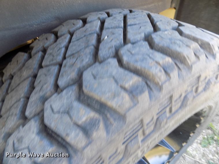 image for item DG2594 2004 Ford Excursion XLT  SUV