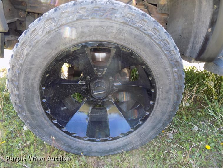 image for item DG2594 2004 Ford Excursion XLT  SUV