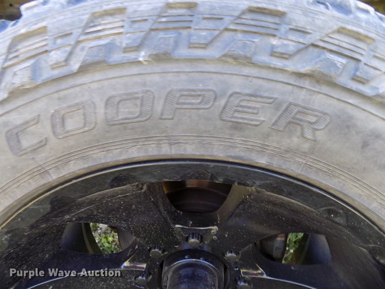 image for item DG2594 2004 Ford Excursion XLT  SUV