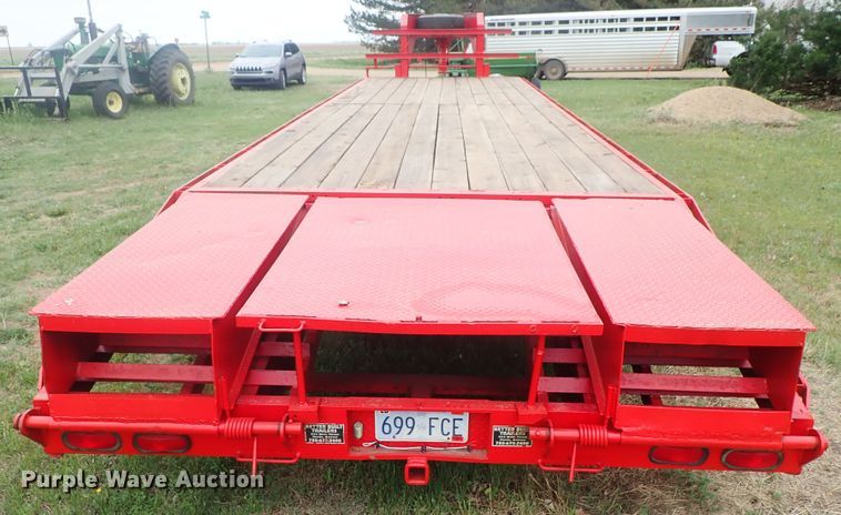 image for item DG3158 2005 QWS Express equipment trailer