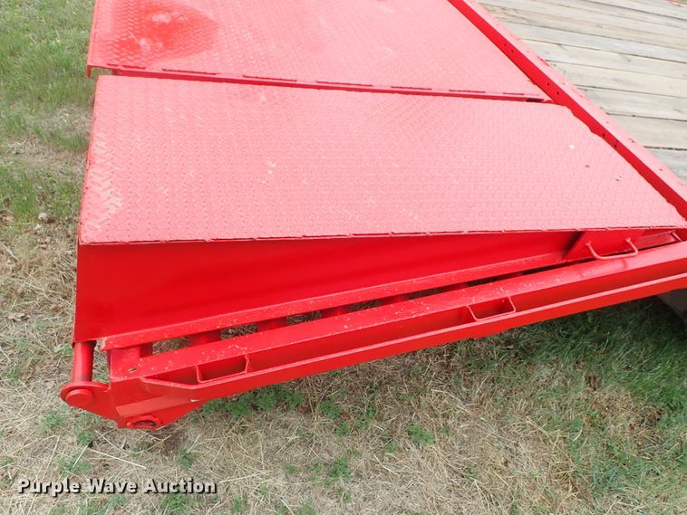 image for item DG3158 2005 QWS Express equipment trailer