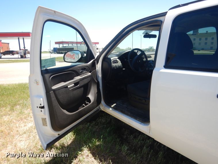 image for item DG5985 2013 Chevrolet Suburban K2500  SUV