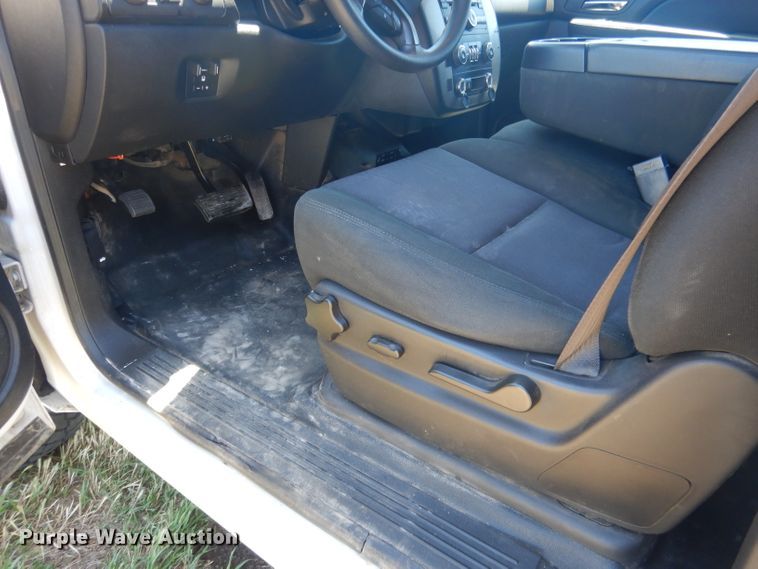 image for item DG5985 2013 Chevrolet Suburban K2500  SUV