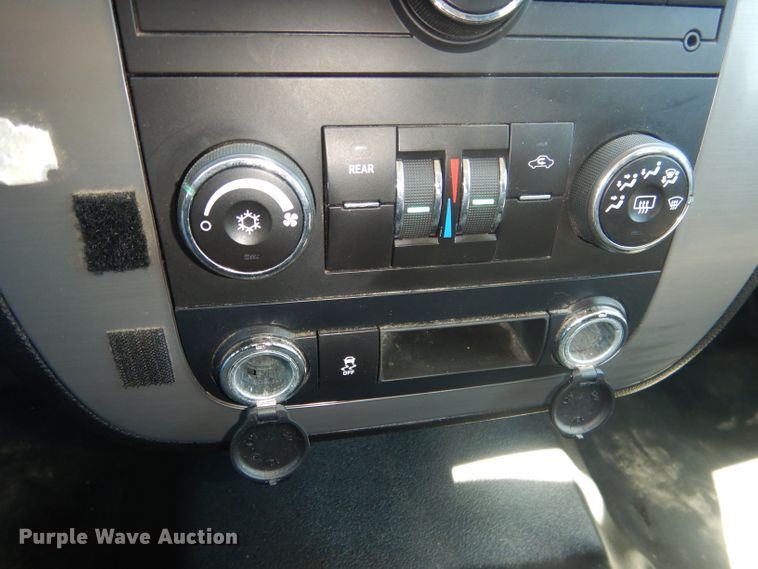 image for item DG5985 2013 Chevrolet Suburban K2500  SUV