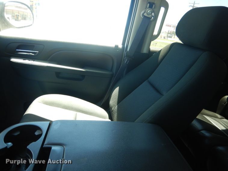 image for item DG5985 2013 Chevrolet Suburban K2500  SUV