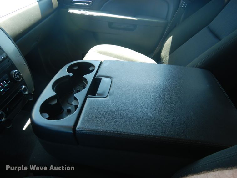 image for item DG5985 2013 Chevrolet Suburban K2500  SUV