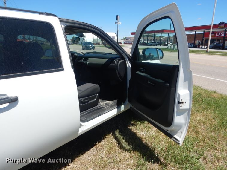 image for item DG5985 2013 Chevrolet Suburban K2500  SUV