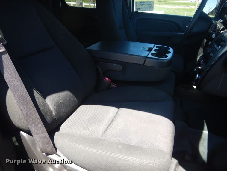 image for item DG5985 2013 Chevrolet Suburban K2500  SUV