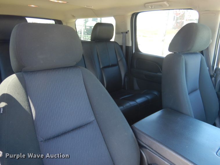 image for item DG5985 2013 Chevrolet Suburban K2500  SUV