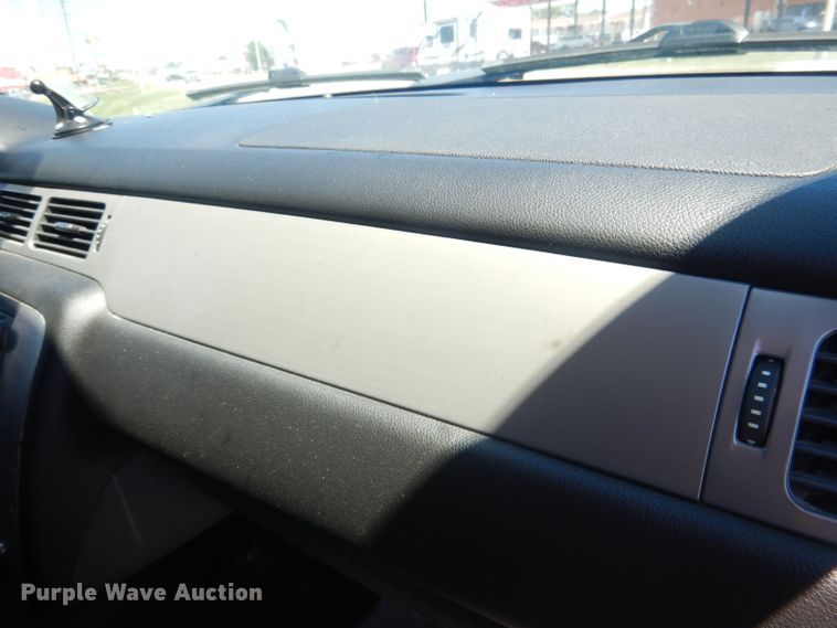 image for item DG5985 2013 Chevrolet Suburban K2500  SUV