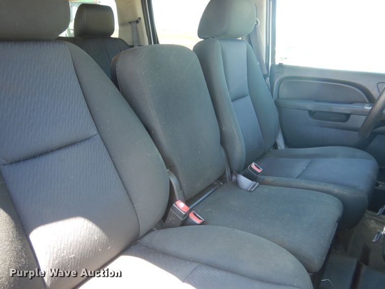 image for item DG5985 2013 Chevrolet Suburban K2500  SUV