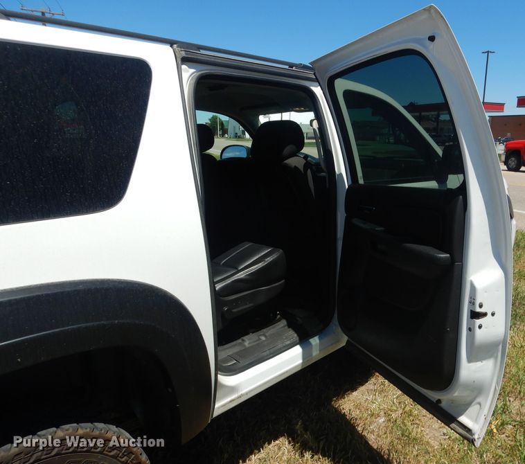 image for item DG5985 2013 Chevrolet Suburban K2500  SUV