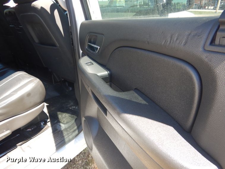 image for item DG5985 2013 Chevrolet Suburban K2500  SUV