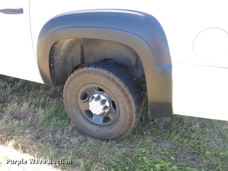 image for item DG5985 2013 Chevrolet Suburban K2500  SUV