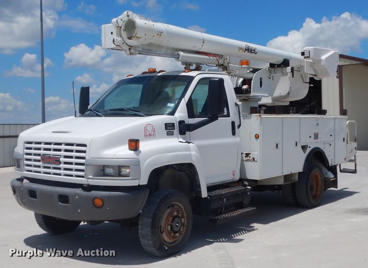 image for item DG6793 2007 GMC C5500  bucket truck