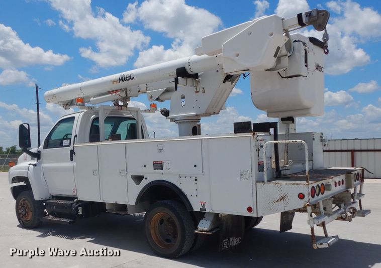 image for item DG6793 2007 GMC C5500  bucket truck