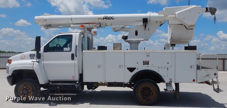 image for item DG6793 2007 GMC C5500  bucket truck