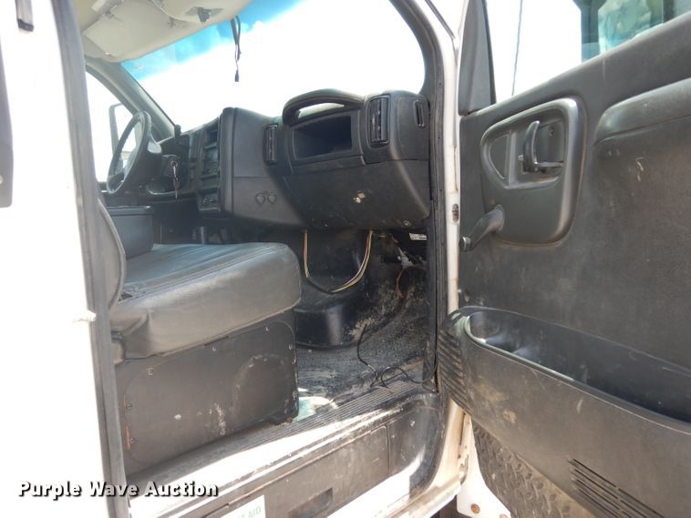 image for item DG6793 2007 GMC C5500  bucket truck