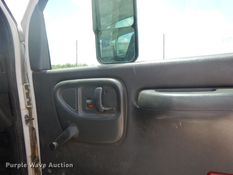 image for item DG6793 2007 GMC C5500  bucket truck