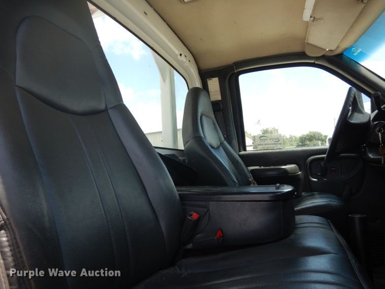 image for item DG6793 2007 GMC C5500  bucket truck