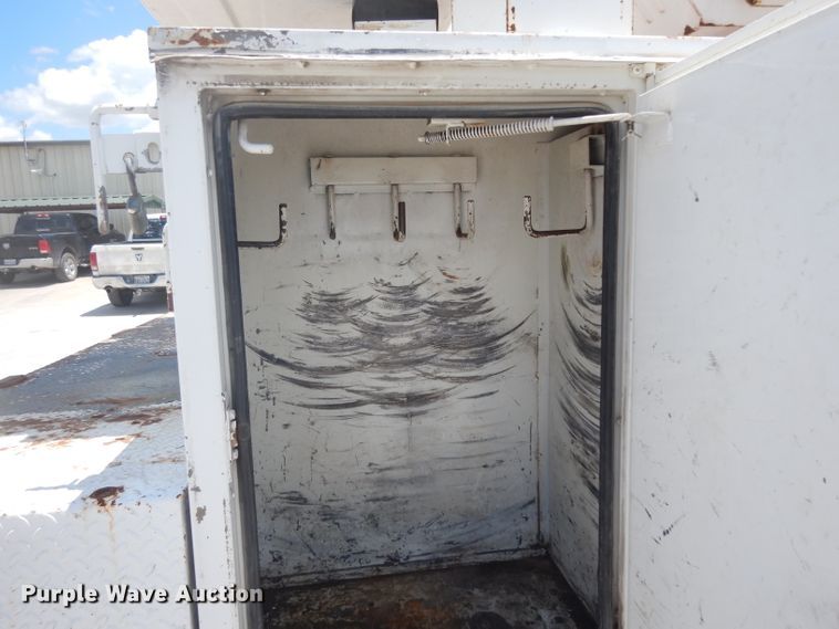 image for item DG6793 2007 GMC C5500  bucket truck