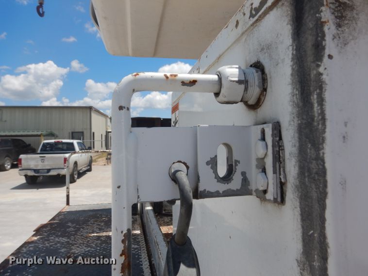 image for item DG6793 2007 GMC C5500  bucket truck