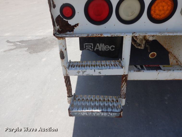 image for item DG6793 2007 GMC C5500  bucket truck