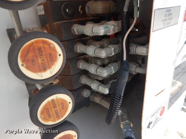 image for item DG6793 2007 GMC C5500  bucket truck