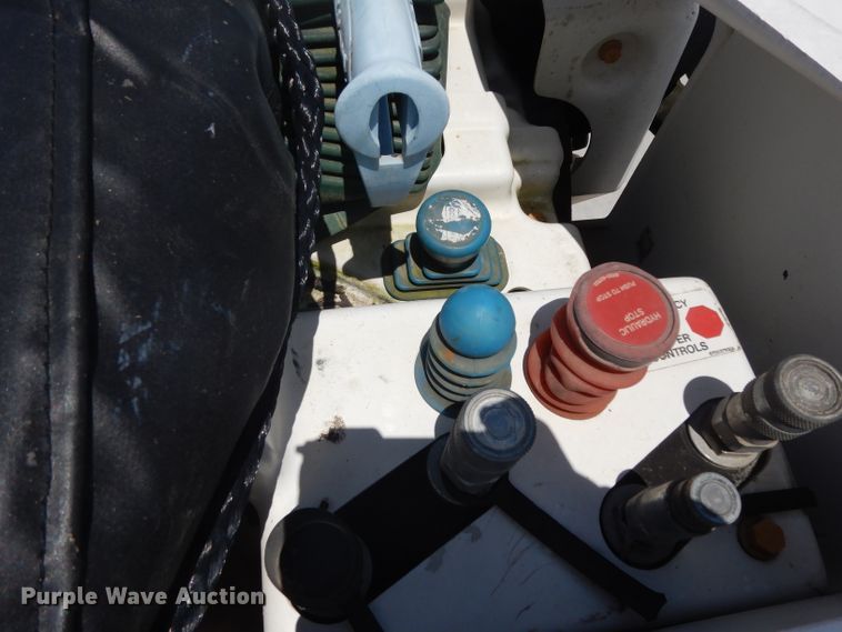 image for item DG6793 2007 GMC C5500  bucket truck