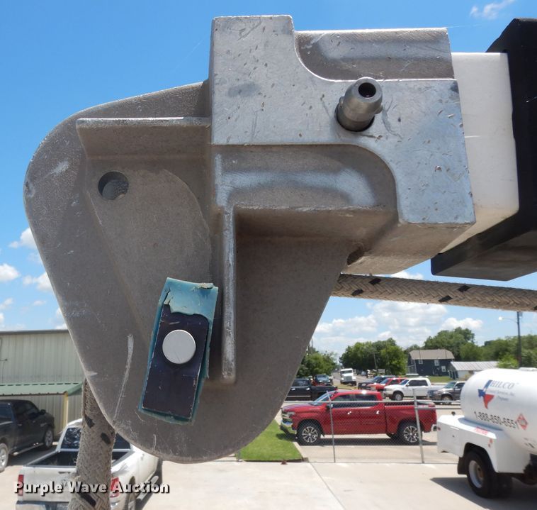 image for item DG6793 2007 GMC C5500  bucket truck