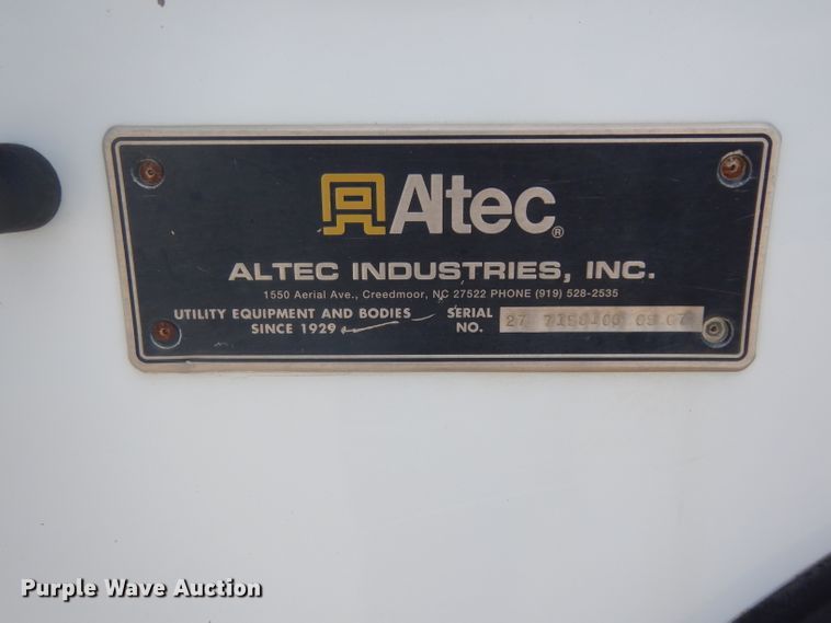 image for item DG6793 2007 GMC C5500  bucket truck